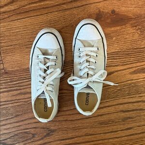 Converse light green/neutral color Canvas Sneakers